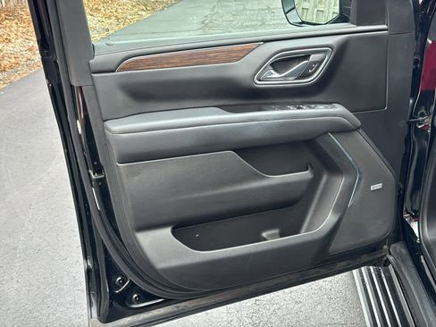 Certified 2023 Chevrolet Suburban High Country AWD/4WD image 6