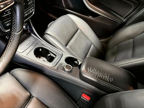 Used 2016 Mercedes-Benz GLA 250 GLA 250 image 17