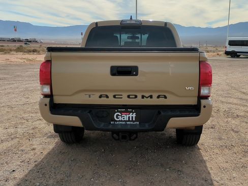 Used 2017 Toyota Tacoma SR5 image 5