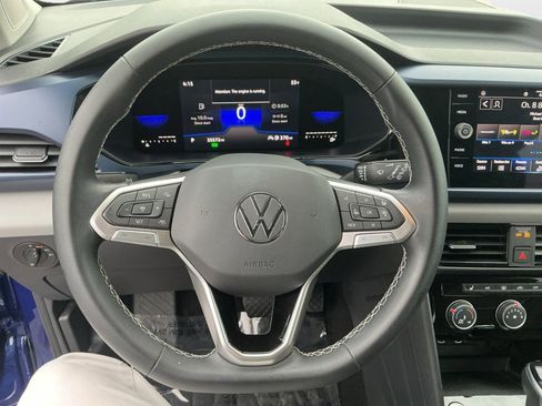 Certified 2023 Volkswagen Taos SE w/ Black Wheel Package image 12