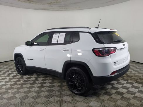 Used 2025 Jeep Compass Latitude w/ Altitude Special Edition AWD/4WD image 7