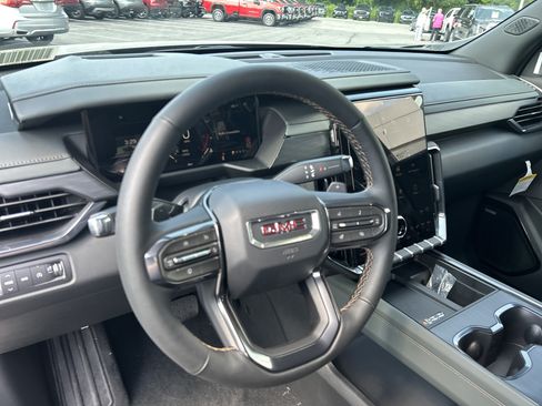 New 2026 GMC Acadia AT4 w/ Luxury Package AWD/4WD image 25