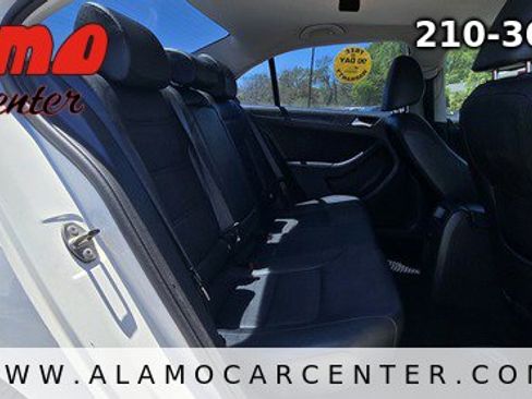 Used 2011 Volkswagen Jetta SE image 20