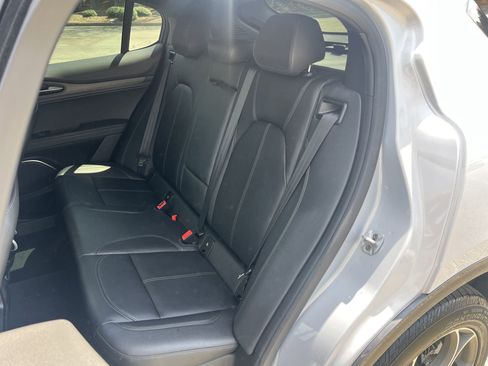 Used 2023 Alfa Romeo Stelvio Ti image 21