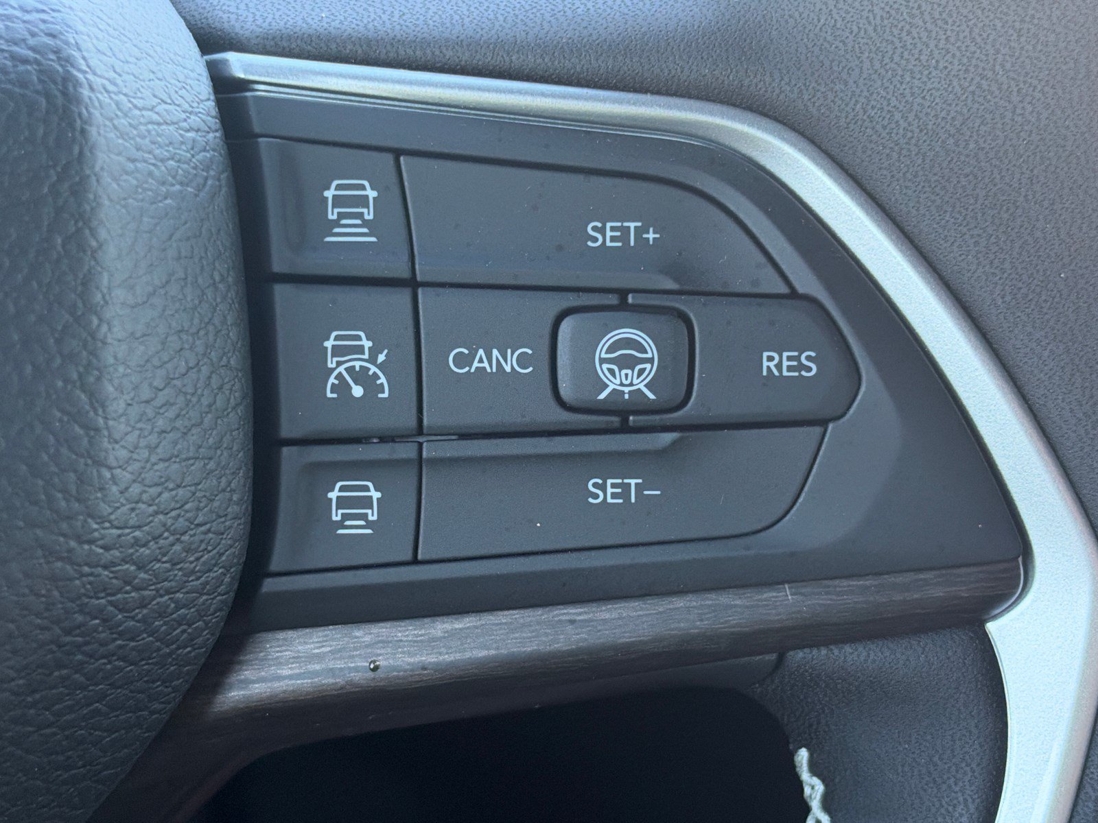 New 2027 Jeep Grand Cherokee Limited AWD/4WD image 27