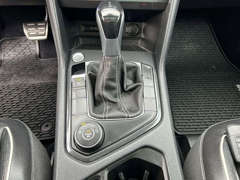 Used 2022 Volkswagen Tiguan SEL R-Line AWD/4WD image 29