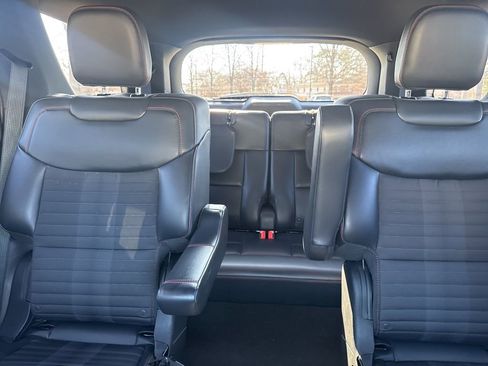 Used 2025 Ford Explorer ST-Line image 14