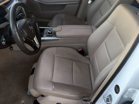 Used 2016 Mercedes-Benz E 350 Sedan w/ Premium Package image 17