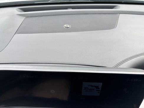 Used 2024 Kia Sorento S image 17