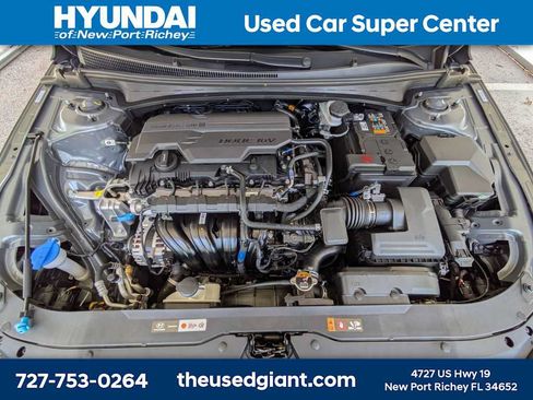Used 2025 Hyundai Elantra SE FWD image 12