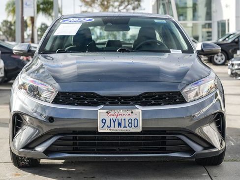 Used 2022 Kia Forte LXS image 2