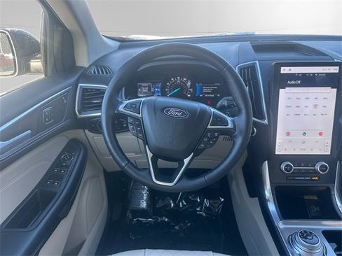 Used 2023 Ford Edge Titanium w/ Class II Trailer Tow Package image 12