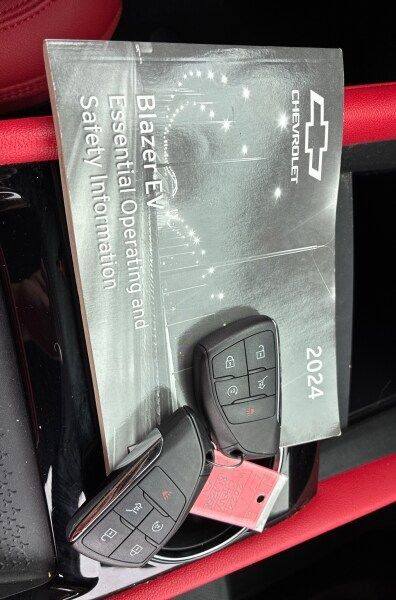 Used 2024 Chevrolet Blazer EV RS AWD/4WD image 17