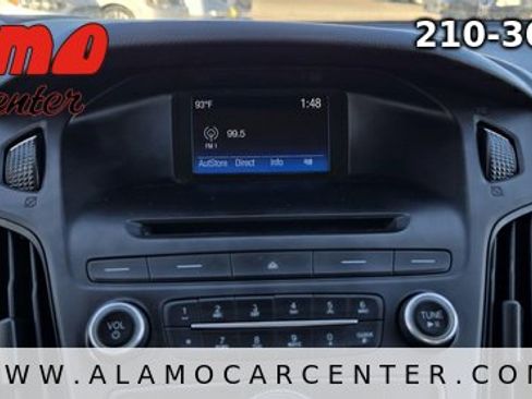 Used 2017 Ford Focus SE image 38