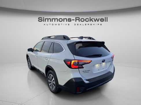 Used 2022 Subaru Outback Premium image 5
