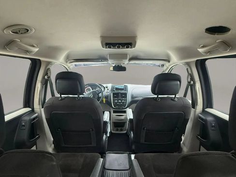 Used 2019 Dodge Grand Caravan SE w/ UConnect Hands-Free Group FWD image 14