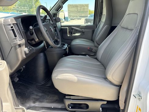 New 2026 GMC Savana 2500 Extended w/ Driver Convenience Package RWD image 25
