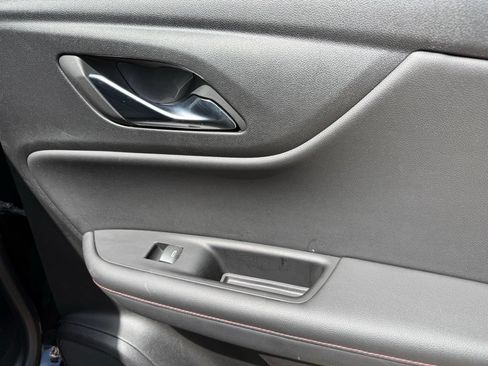 Used 2025 Chevrolet Blazer RS FWD image 37