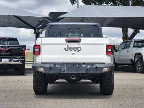 Used 2020 Jeep Gladiator Rubicon w/ Cold Weather Group AWD/4WD image 6