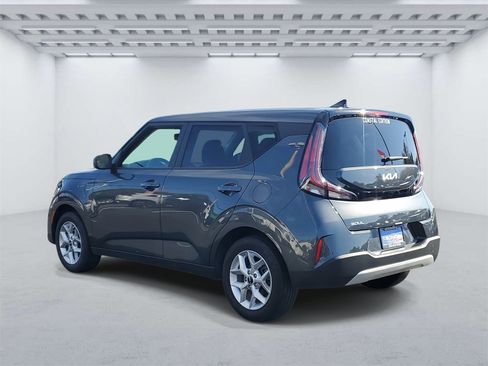 Used 2024 Kia Soul S image 3
