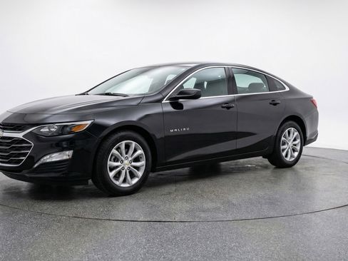 Used 2024 Chevrolet Malibu LT image 3