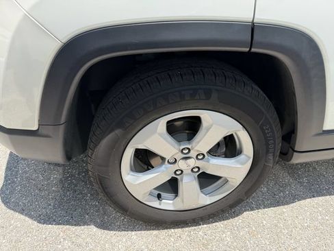 Used 2020 Jeep Compass Latitude w/ Safety & Security Group FWD image 13