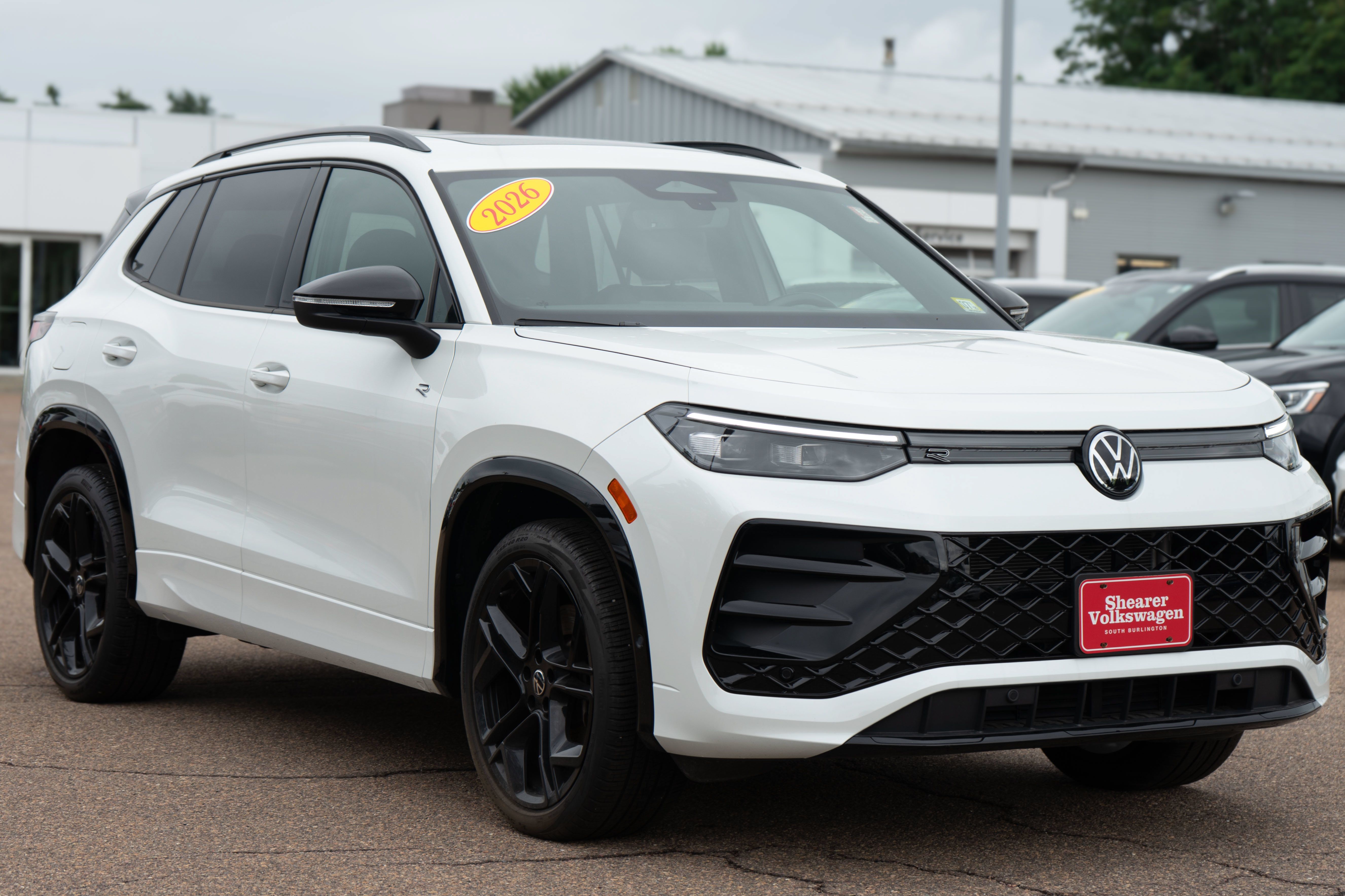 Used 2026 Volkswagen Tiguan SE R-Line AWD/4WD image 8