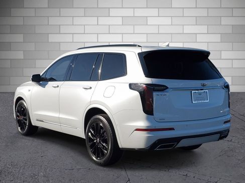 Certified 2023 Cadillac XT6 Sport w/ Technology Package image 3