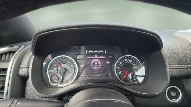 Used 2025 RAM 1500 Laramie AWD/4WD image 15