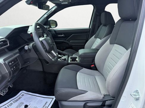 Used 2024 Toyota Tacoma TRD Sport image 9