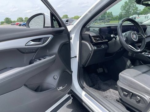 Used 2024 Buick Envision Avenir AWD/4WD image 18