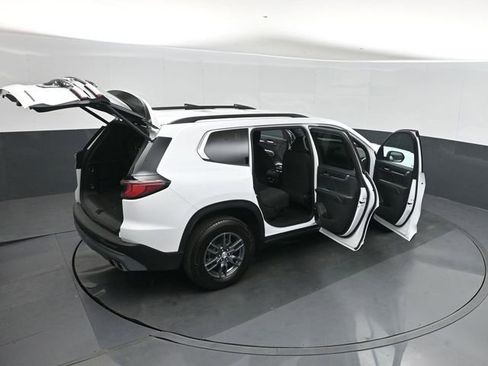 Used 2025 GMC Acadia Elevation FWD image 34