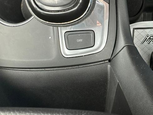 Used 2020 Chevrolet Equinox LT image 21