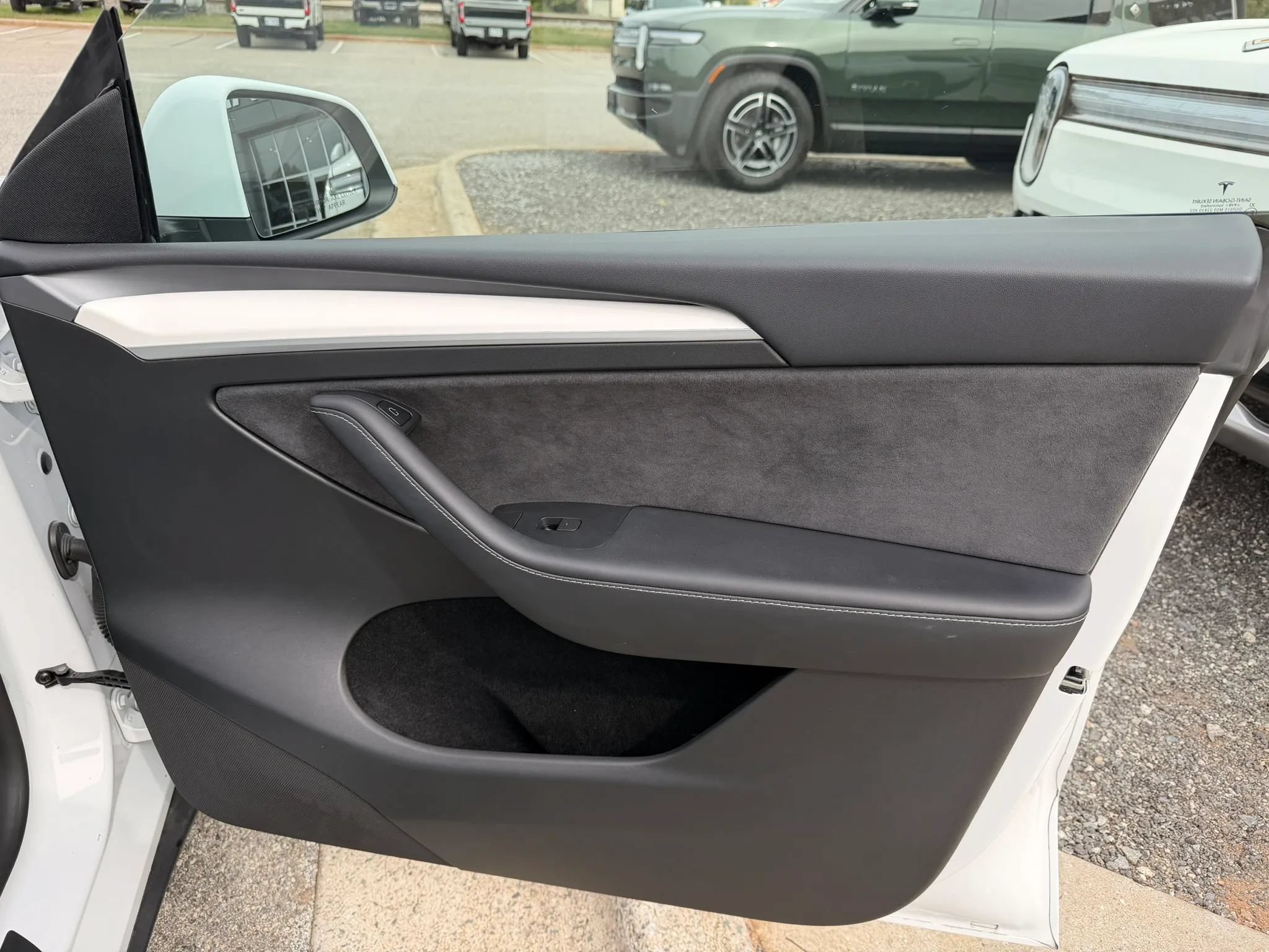 Used 2023 Tesla Model Y Performance AWD/4WD image 17
