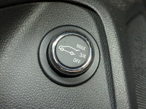 Used 2023 Chevrolet TrailBlazer RS w/ Sun and Liftgate Package FWD image 33