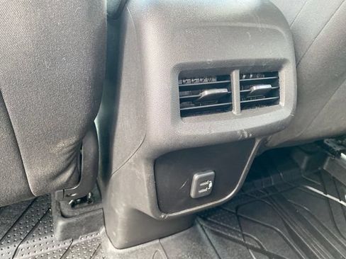 Used 2019 Chevrolet Equinox LT FWD image 19