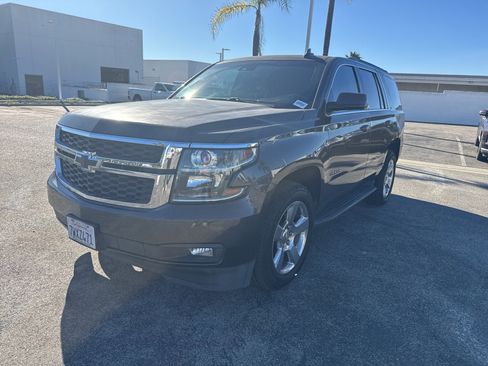 Used 2017 Chevrolet Tahoe LT w/ Luxury Package image 3