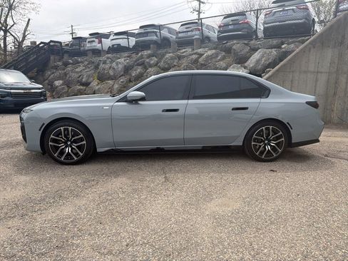 Used 2025 BMW i7 eDrive50 w/ M Sport Package RWD image 3