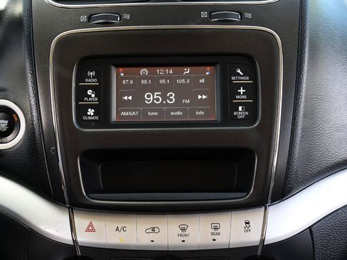 Used 2017 Dodge Journey SXT w/ Comfort/Convenience Group FWD image 30