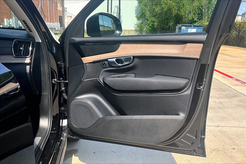 Certified 2026 Volvo XC90 B6 Plus AWD/4WD image 25