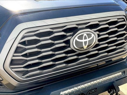 Used 2021 Toyota Tacoma TRD Sport image 34