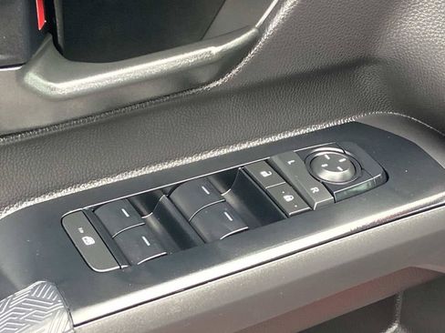 Used 2025 Toyota Tacoma SR5 AWD/4WD image 22