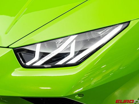 Used 2023 Lamborghini Huracan EVO image 11