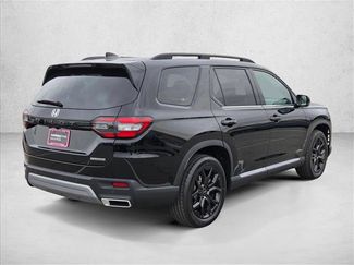 New 2025 Honda Pilot Touring video 2