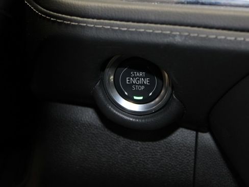 Used 2025 Chevrolet Suburban Z71 image 40