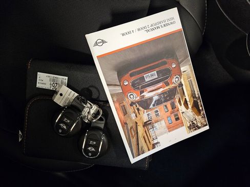 Used 2019 MINI Cooper 2-Door Hardtop FWD image 38