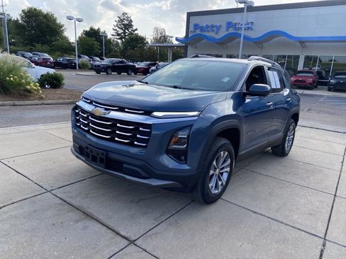 Used 2025 Chevrolet Equinox LT w/ Convenience Package II AWD/4WD image 4