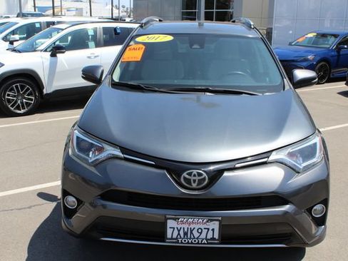 Used 2017 Toyota RAV4 XLE w/ Carpet Mat Package FWD image 4