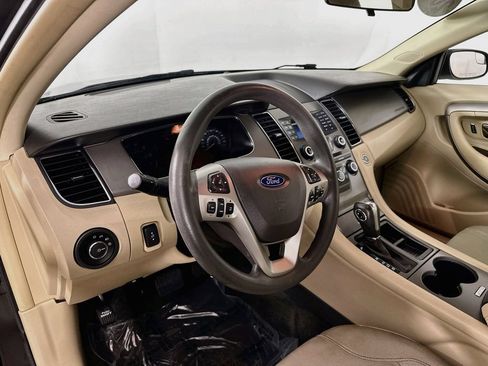 Used 2015 Ford Taurus SE FWD image 14