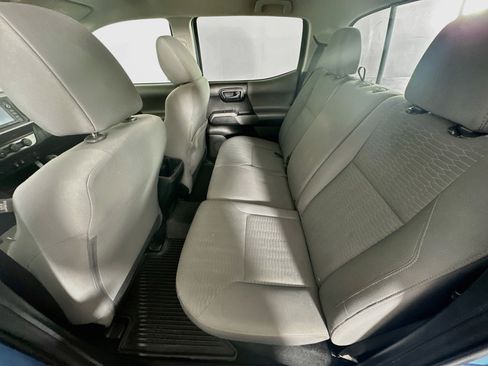 Used 2019 Toyota Tacoma SR5 AWD/4WD image 25